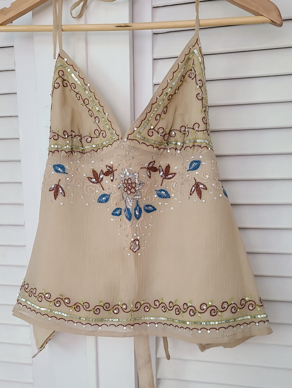 Rampage Beige Embroidered Sequin V-Neck Crop Top